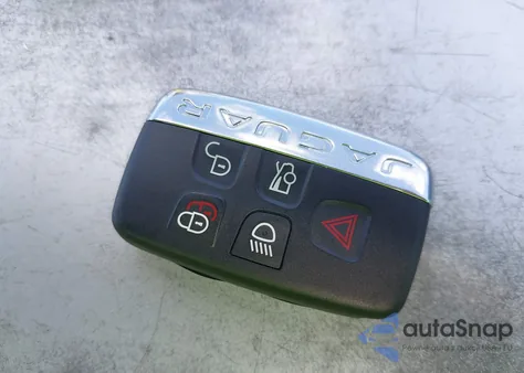 2016 Jaguar Xf 35T Prestige z USA, uszkodzony, nr VIN SAJBK4BV5GCY17171